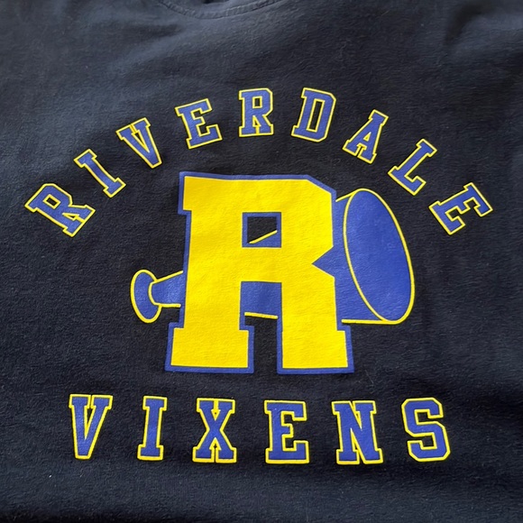 RIVERDALE VIXENS CHEERLEADING SQUAD T-SHIRT - Picture 3 of 5